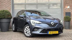 Gebruikt 2021 Renault Clio V Intens Hatchback | € 15.800 (Eerlijke prijs)