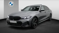 Grijs Gebruikt 2024 BMW 320e M Sport Sedan | € 46.900 (Eerlijke prijs)