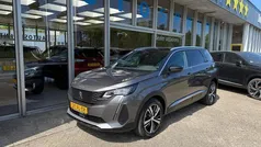 Grijs, metallic lak Gebruikt 2023 Peugeot 5008 GT-line MPV | € 31.999 (Eerlijke prijs)