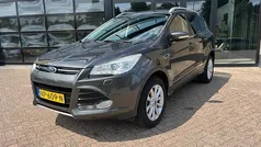 Grijs, metallic lak Gebruikt 2015 Ford Kuga Titanium SUV | € 11.950 (Goede deal)