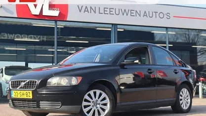 Zwart Occasion 2006 Volvo S40 Sedan | € 1.998 (Eerlijke prijs)