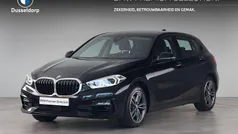 Zwart Gebruikt 2020 BMW 118 Sport Line Hatchback | € 21.950 (Eerlijke prijs)