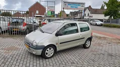 Geel Gebruikt 1999 Renault Twingo Initiale Hatchback | € 1.395 (Eerlijke prijs)