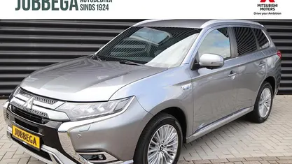 Gebruikt 2020 Mitsubishi Outlander P-HEV Instyle SUV | € 26.995 (Eerlijke prijs)
