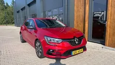 Rood, metallic lak Gebruikt 2021 Renault Mégane IV Hatchback | € 21.250 (Eerlijke prijs)