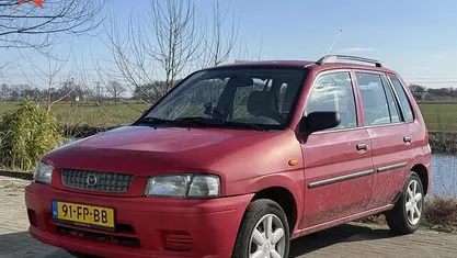 Occasion Mazda Demio 63 PK (46 kW) 2000 Rood Hatchback