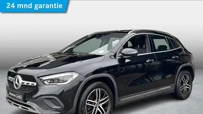 Zwart Gebruikt 2020 Mercedes GLA200 Business SUV | € 34.950 (Eerlijke prijs)