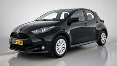 Zwart metallic Gebruikt 2024 Toyota Yaris Active Hatchback | € 23.945 (Eerlijke prijs)