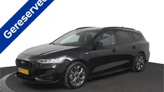 Zwart Gebruikt 2024 Ford Focus ST-Line Stationwagen | € 26.890 (Eerlijke prijs)