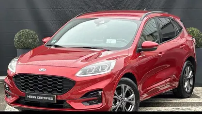 Rood Occasion 2023 Ford Kuga ST-Line X SUV | € 24.445 (Goede deal)