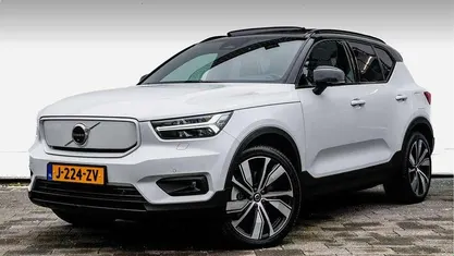 Wit Occasion 2020 Volvo XC40 R-Design SUV | € 21.740 (Eerlijke prijs)