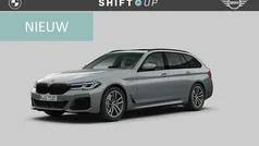 Grijs Gebruikt 2022 BMW 530e M Sport Stationwagen | € 43.940 (Eerlijke prijs)
