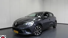 Gebruikt 2021 Renault Clio V Evolution Hatchback | € 15.140 (Eerlijke prijs)