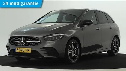 Grijs Occasion 2024 Mercedes B250e AMG line MPV | € 38.945 (Eerlijke prijs)