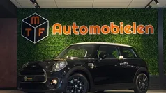 Zwart Gebruikt 2015 Mini ONE Hatchback | € 7.199 (Eerlijke prijs)