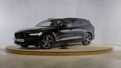 Zwart Gebruikt 2022 Volvo V60 Plus Stationwagen | € 33.990 (Eerlijke prijs)