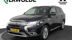 Zwart Gebruikt 2020 Mitsubishi Outlander P-HEV SUV | € 21.795 (Eerlijke prijs)
