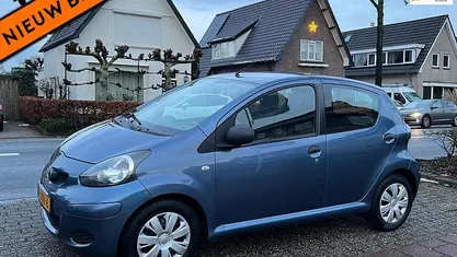 Occasion Toyota Aygo 68 PK (50 kW) 2009 Blauw (metallic) Hatchback