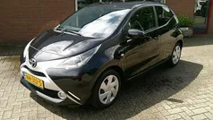 Gebruikt 2017 Toyota Aygo X-play Hatchback | € 6.500 (Eerlijke prijs)