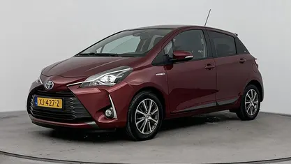 Rood Gebruikt 2019 Toyota Yaris Hybrid Hatchback | € 17.945 (Eerlijke prijs)