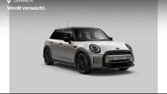Gebruikt 2024 Mini Cooper Premium Plus Hatchback | € 33.895 (Eerlijke prijs)
