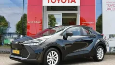 Zwart, metallic lak Gebruikt 2024 Toyota C-HR Active SUV | € 31.999 (Super prijs)