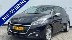 Gebruikt 2019 Peugeot 208 Signature Sky Hatchback | € 10.900 (Super prijs)