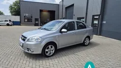 Grijs, metallic lak Gebruikt 2006 Chevrolet Aveo Sedan | € 2.250 (Eerlijke prijs)
