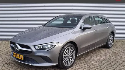 Occasion Mercedes CLA250e Shooting Brake Business 2021 Grijs metallic Stationwagen