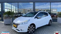 Wit Gebruikt 2012 Peugeot 208 Allure Hatchback | € 4.450 (Goede deal)