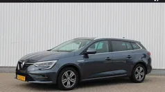 Grijs metallic Gebruikt 2022 Renault Mégane GrandTour Intens Stationwagen | € 20.950 (Eerlijke prijs)