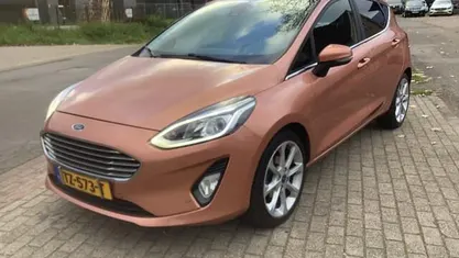 Oranje Occasion 2018 Ford Fiesta Vignale Hatchback | € 9.650 (Eerlijke prijs)