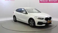 Wit Gebruikt 2021 BMW 118 Comfort Edition Hatchback | € 20.345 (Super prijs)