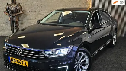 Zwart Occasion 2016 VW Passat GTE Sedan | € 12.499 (Super prijs)