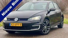Zwart, metallic lak Gebruikt 2016 VW Golf VII GTE Hatchback | € 10.888 (Super prijs)