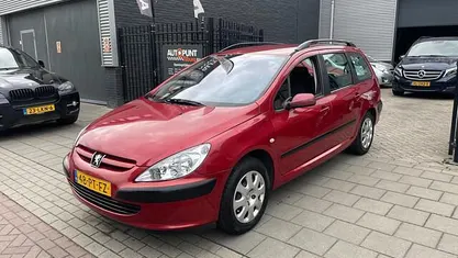 Rood Gebruikt 2004 Peugeot 307 Stationwagen | € 1.499 (Eerlijke prijs)