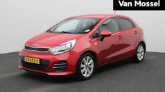 Rood Gebruikt 2016 Kia Rio Hatchback | € 9.400 (Eerlijke prijs)