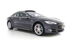 Grijs metallic Gebruikt 2016 Tesla Model S Performance Sedan | € 21.945 (Eerlijke prijs)