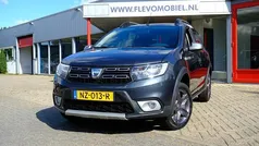 Grijs, metallic lak Gebruikt 2017 Dacia Sandero Stepway Hatchback | € 7.450 (Eerlijke prijs)
