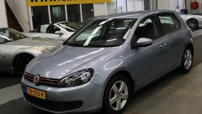 Blauw, metallic lak Gebruikt 2010 VW Golf VI Hatchback | € 4.444 (Goede deal)