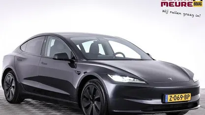 Gebruikt 2024 Tesla Model 3 RWD Sedan | € 34.990 (Eerlijke prijs)
