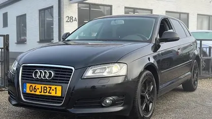 Zwart Gebruikt 2009 Audi A3 Sportback Attraction Hatchback | € 5.950 (Eerlijke prijs)