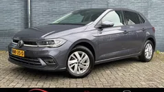 Grijs Gebruikt 2024 VW Polo Style Hatchback | € 26.750 (Eerlijke prijs)