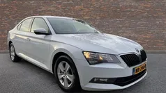 Wit Gebruikt 2017 Skoda Superb Hatchback | € 16.995 (Goede deal)