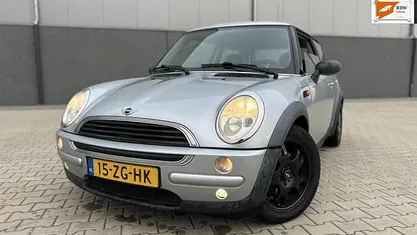 Grijs Gebruikt 2002 Mini ONE Hatchback | € 1.999 (Goede deal)