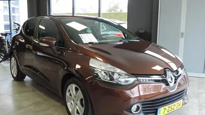 Occasion Renault Clio IV Expression 120 PK (88 kW) 2015 Bruin Hatchback