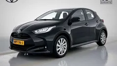 Gebruikt 2024 Toyota Yaris Hybrid Active Hatchback | € 23.445 (Eerlijke prijs)