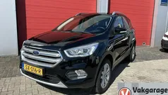 Zwart Gebruikt 2018 Ford Kuga Trend SUV | € 17.495 (Eerlijke prijs)