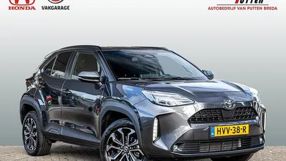 Grijs Occasion 2025 Toyota Yaris Cross Team SUV | € 29.999 (Eerlijke prijs)