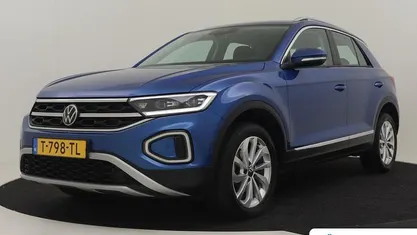 Gebruikt 2023 VW T-Roc Style SUV | € 31.895 (Eerlijke prijs)